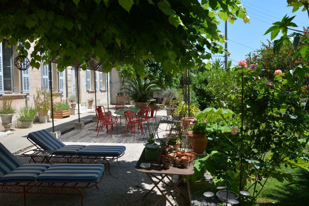 Les Passiflores Grasse Buitenkant foto